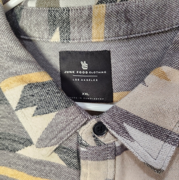 JUNK FOOD long sleeve button down shirt/shacket/ NWT /XXL/Aztec print - Picture 4 of 6